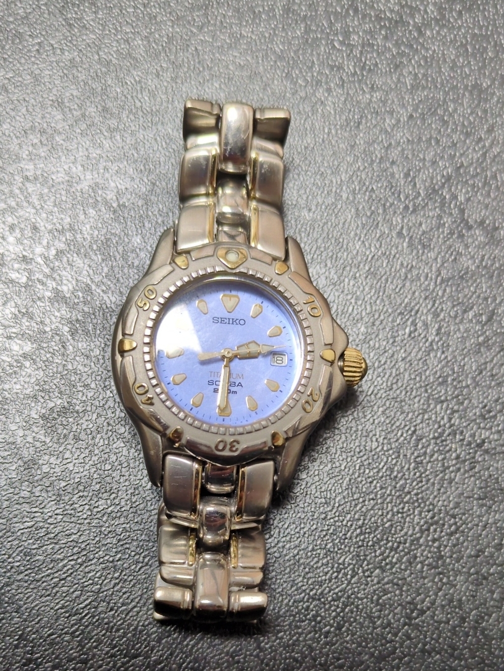 Seiko Scuba 200m Titanium Quartz - Picture 6 of 7